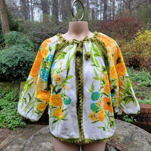 Vintage 60s Floral Terry Cloth Beach Cover-up Poncho Green Crochet Trim & Poms